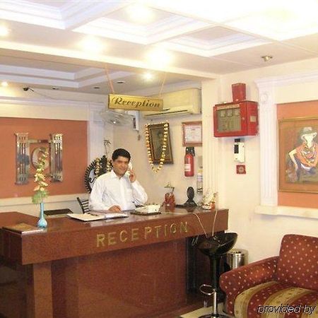 Hotel Classic New Delhi Interior photo