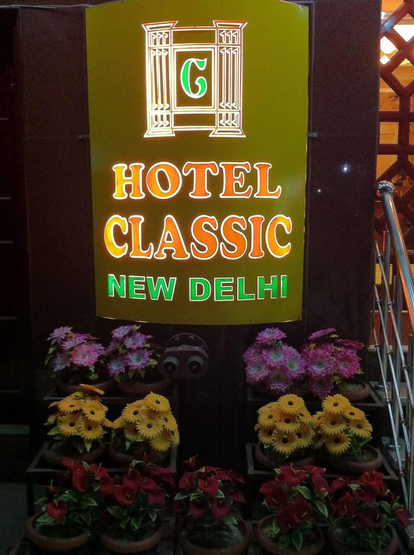 Hotel Classic New Delhi Exterior photo